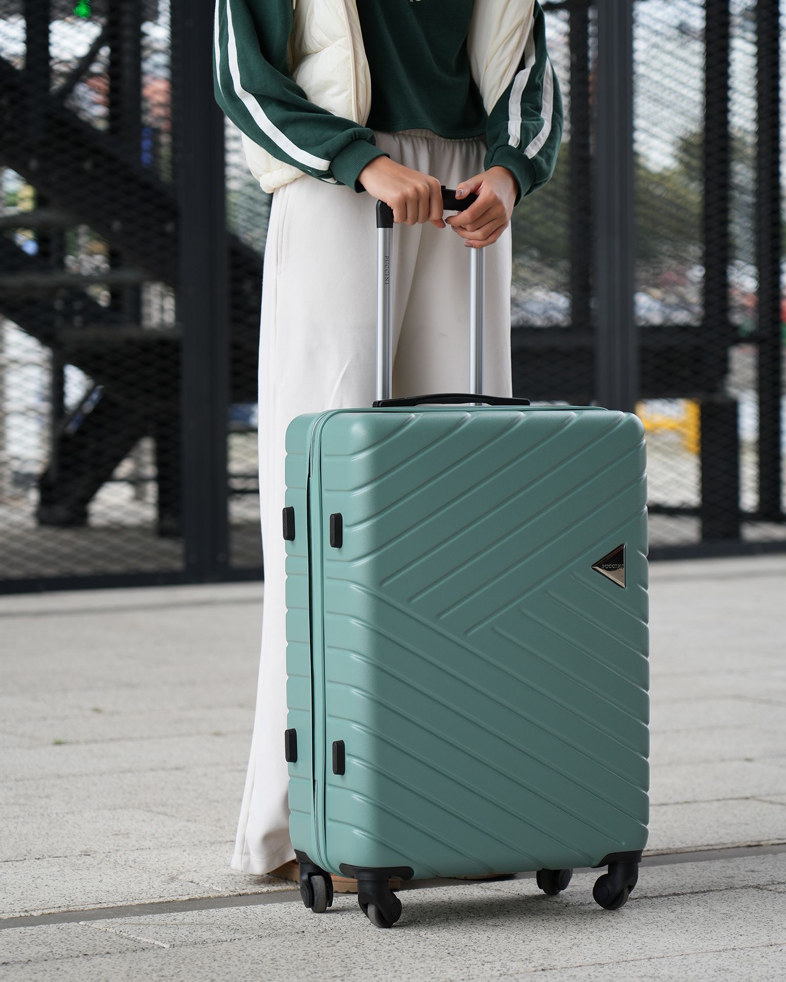 Valiză pe roți medie verde
