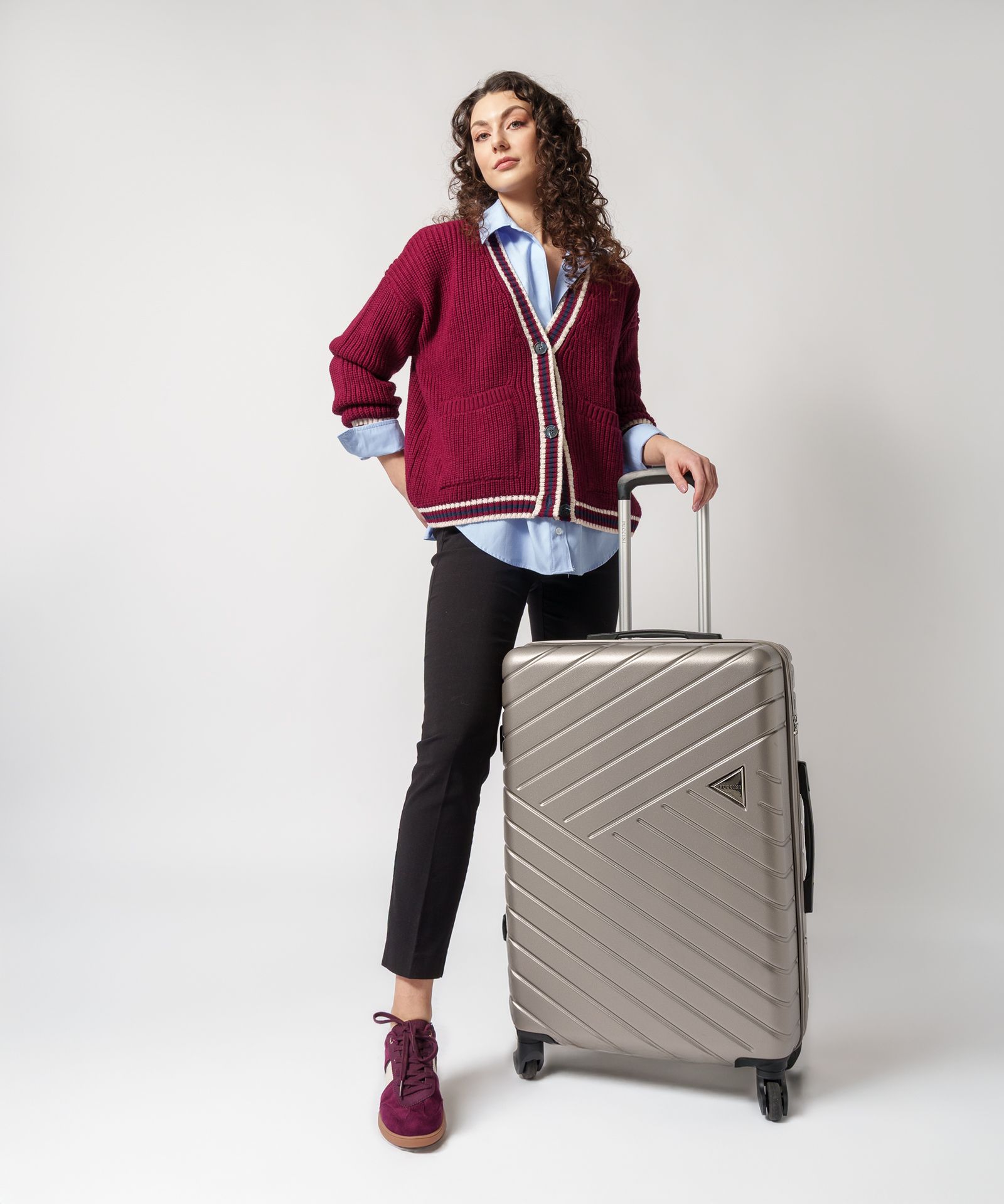 Valiză pe roți medie culoarea șampaniei