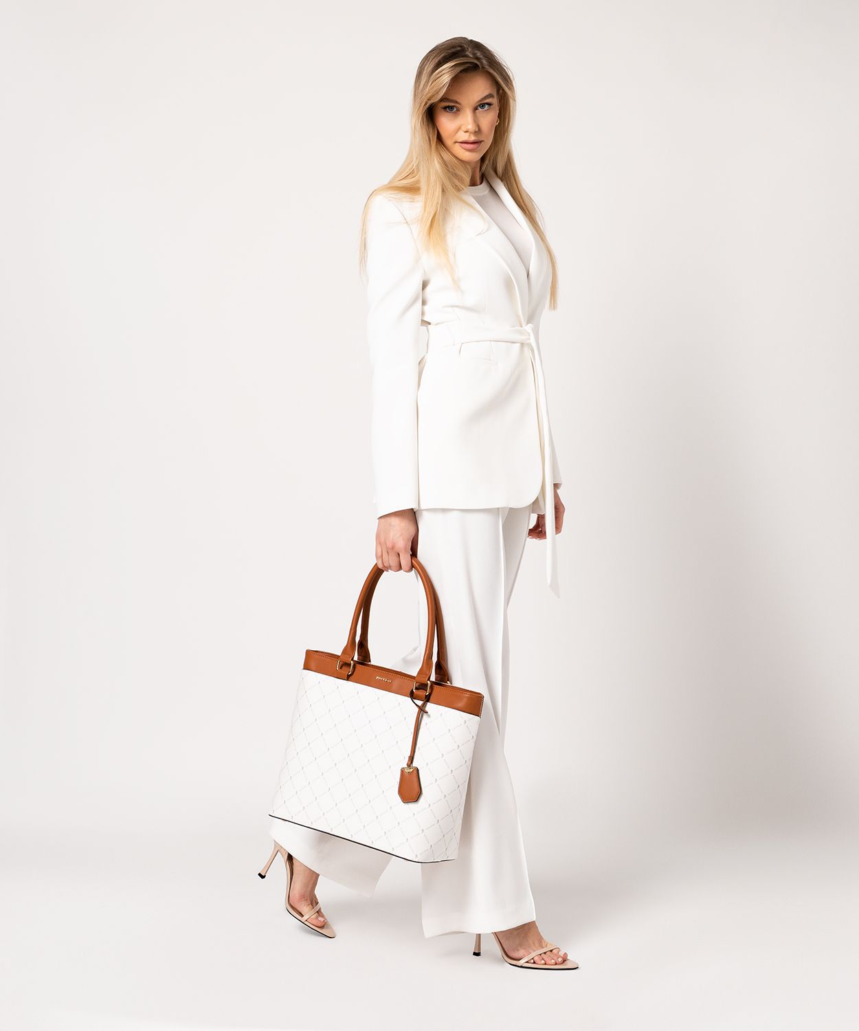 Geantă de damă shopper elegantă cu logo și breloc - albă