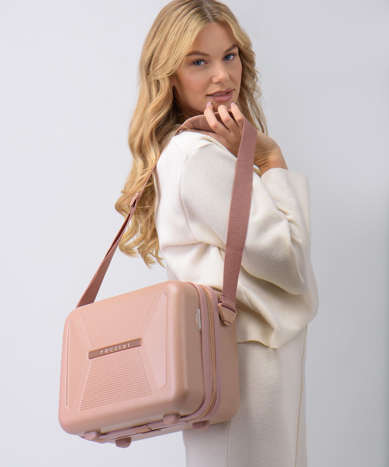 Geantă cufăr de voiaj cu elemente rose gold - roz